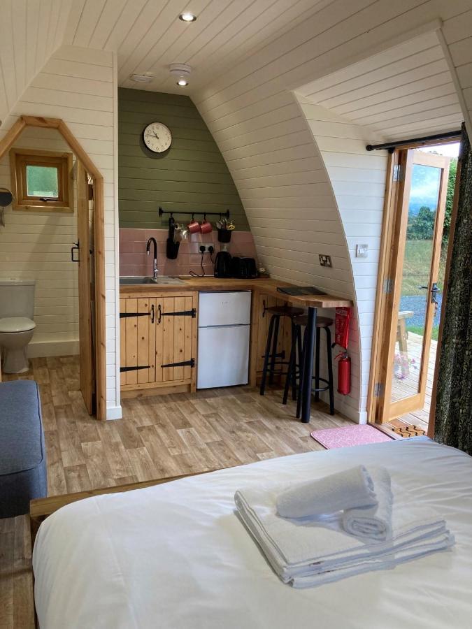 Delor - Bryntalch Glamping Pods Hotel Montgomery Kültér fotó
